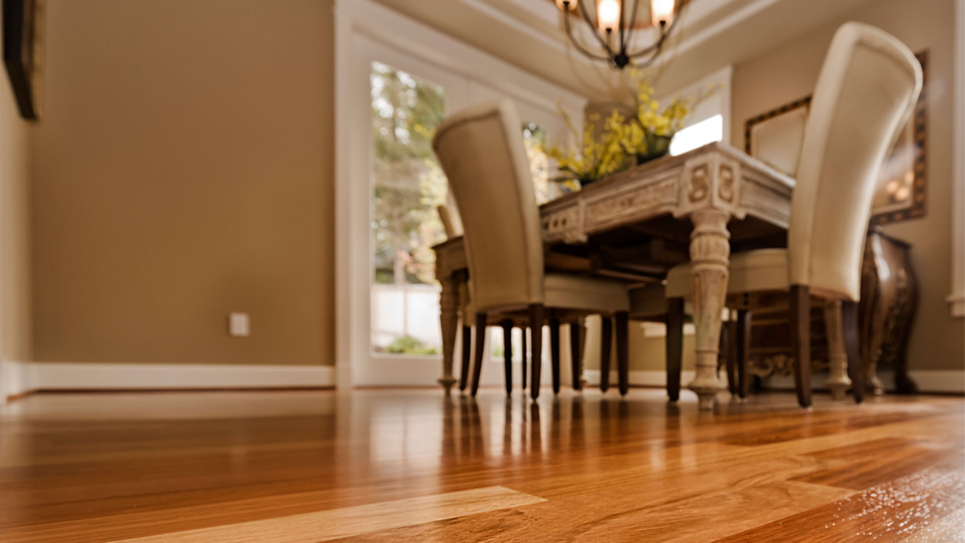 Read more about the article Custom Hardwood Staining